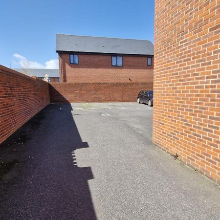 Modern Double Room With En-Suite, Parking & Fast Wifi - Close To Beach Sandgate Exterior photo